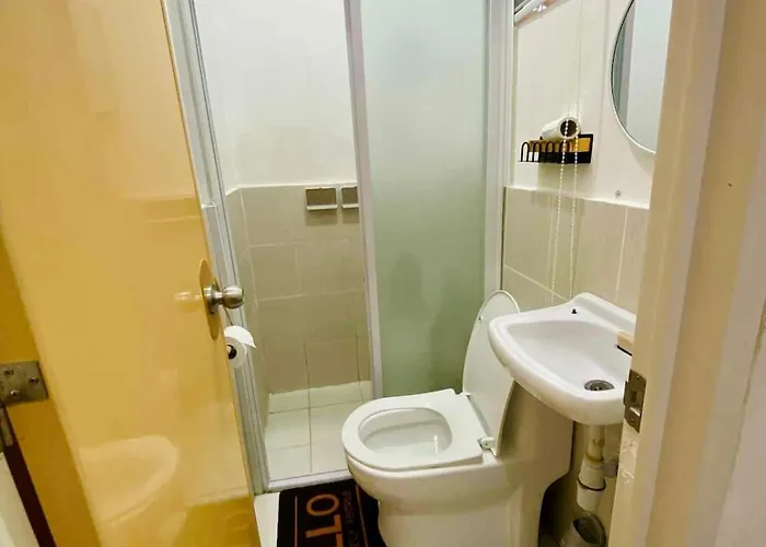 Olango Island - S&e-2 Tiny Fully Furnished With Hot Shower, Washer, Wi-fi, Netflix & King-size Bed * Lapu-Lapu City