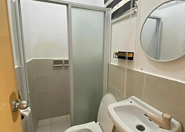 Olango Island - S&e-2 Tiny Fully Furnished With Hot Shower, Washer, Wi-fi, Netflix & King-size Bed