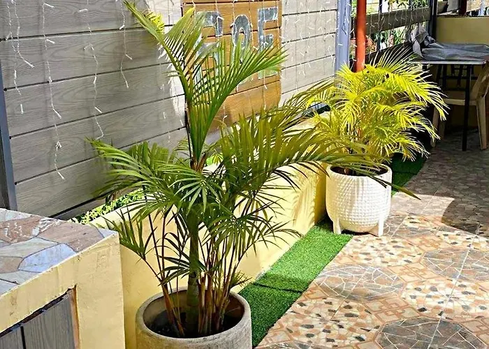 Villa Olango Island - S&e-2 Tiny Fully Furnished With Hot Shower, Washer, Wi-fi, Netflix & King-size Bed Lapu-Lapu City