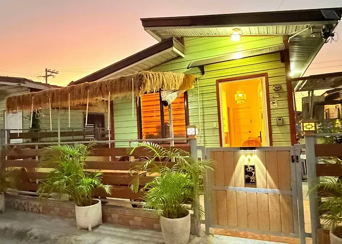 Villa Olango Island - S&e-2 Tiny Fully Furnished With Hot Shower, Washer, Wi-fi, Netflix & King-size Bed *